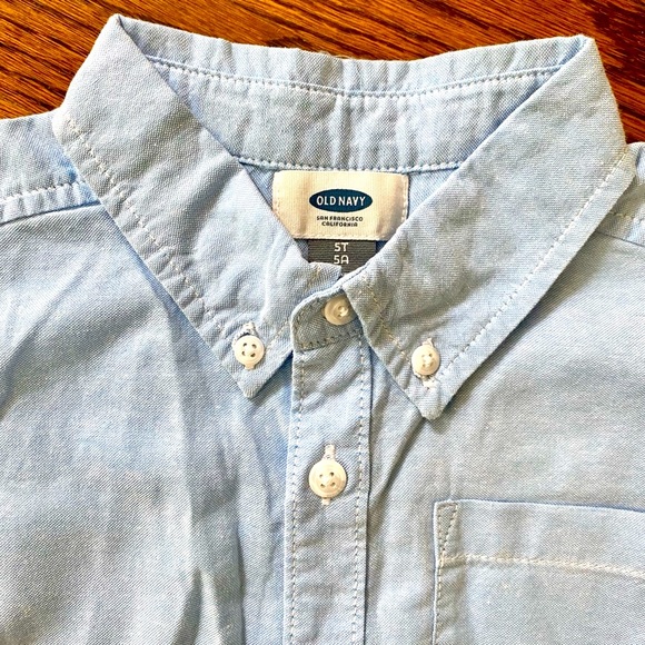 NWT! Old Navy Blue Denim Dress Shirt (5 YR) - Picture 2 of 6
